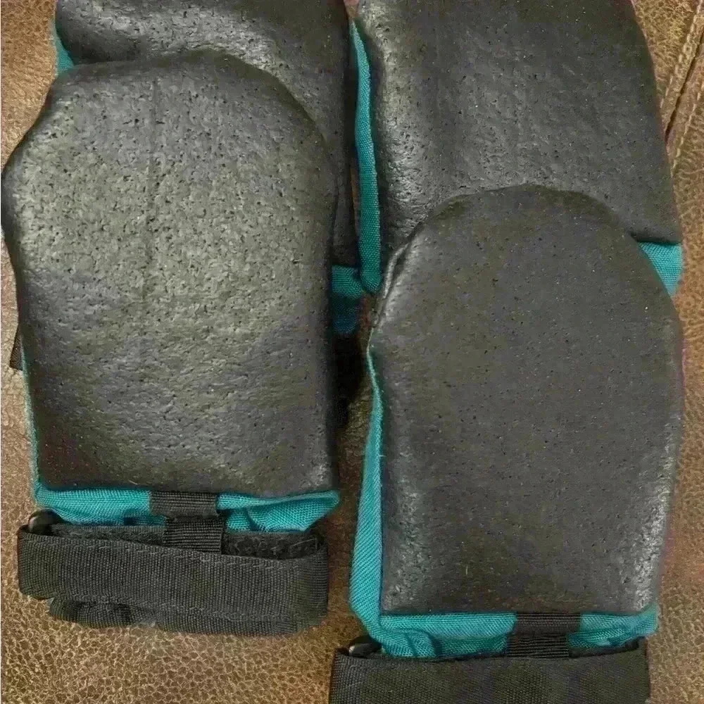 Ruffwear Dog booties for hiking - Picture 3 of 3